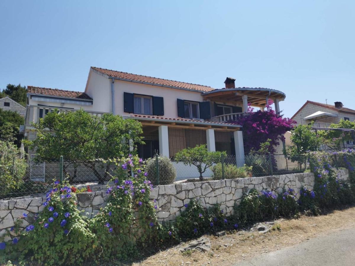 Apartments By The Sea Splitska, Brac - 2923 Postira Bagian luar foto