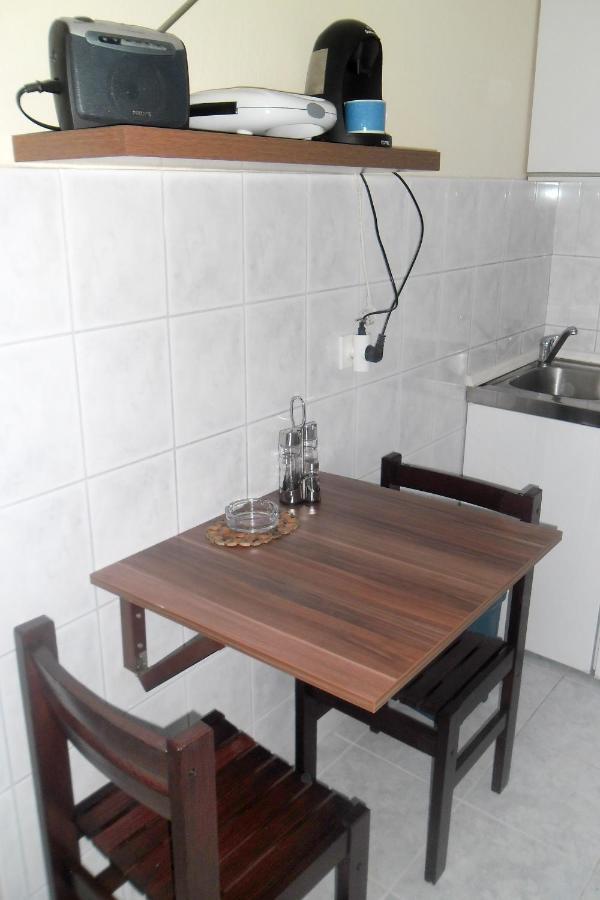 Apartments By The Sea Splitska, Brac - 2923 Postira Bagian luar foto
