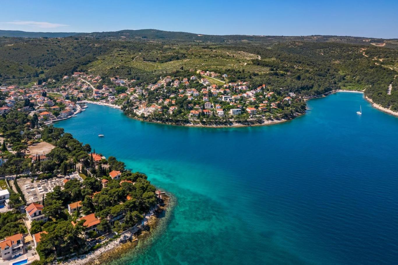 Apartments By The Sea Splitska, Brac - 2923 Postira Bagian luar foto